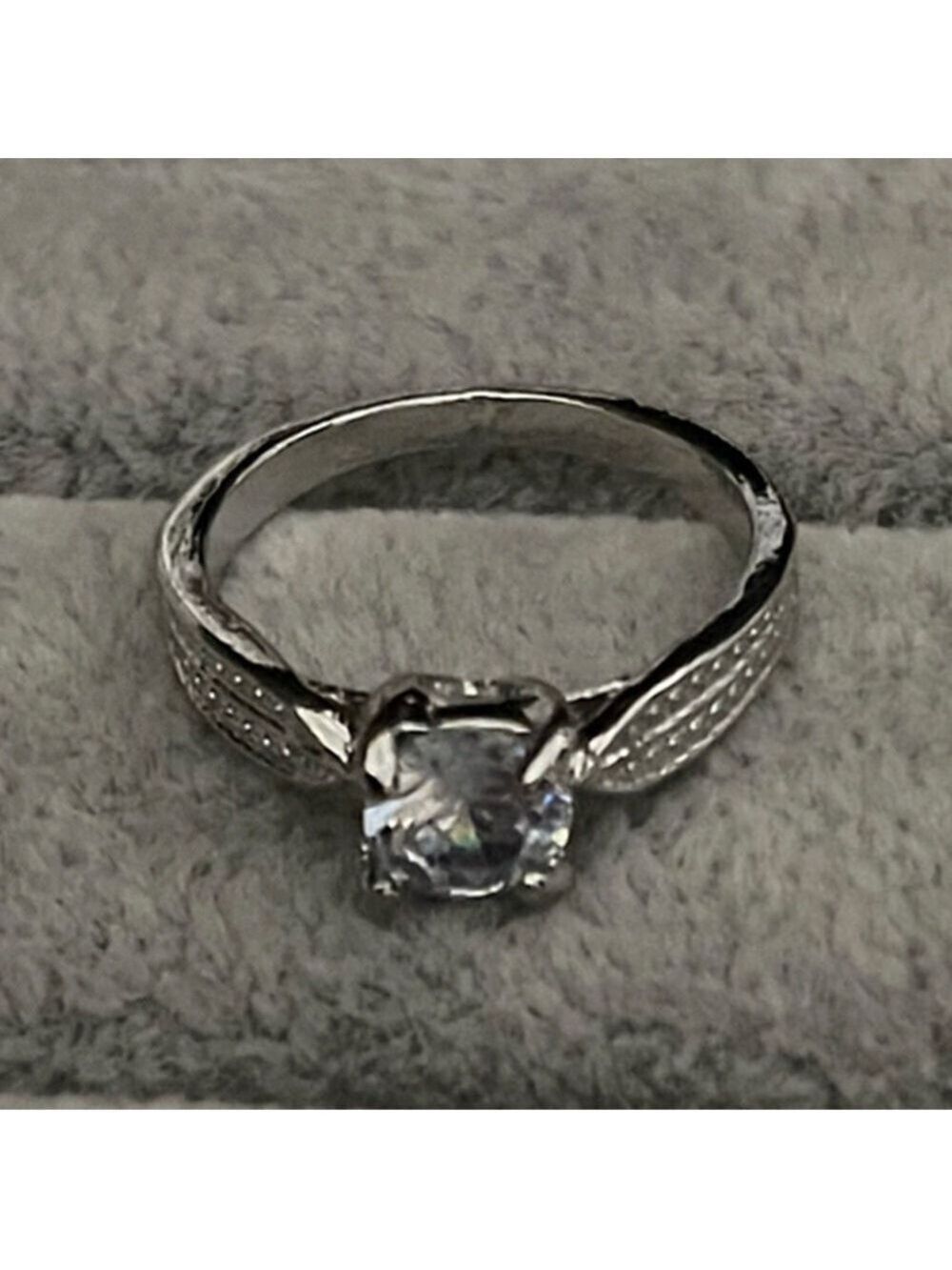 Stunning Silver Women's Ring with Central Stone
